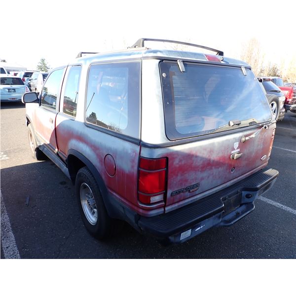 Vehicle photo 4