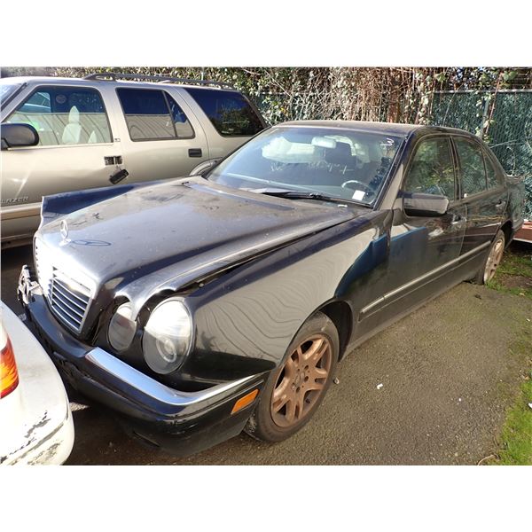 1999 Mercedes-Benz E320