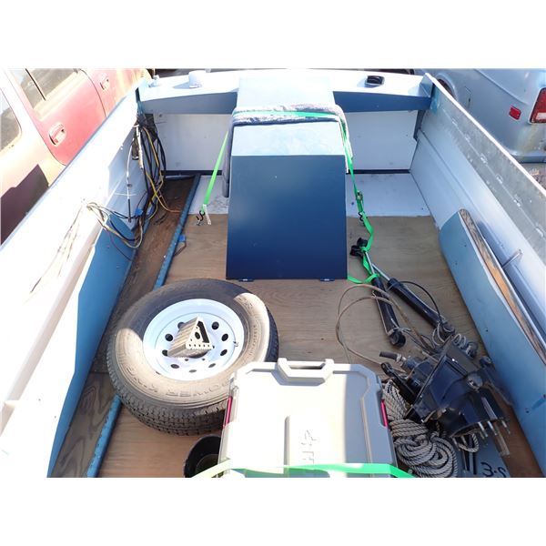 Vehicle photo 6