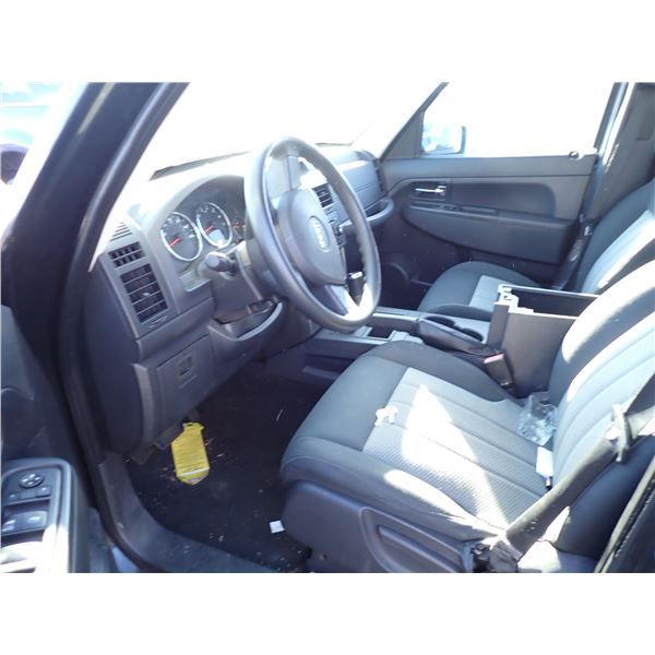 Vehicle photo 5