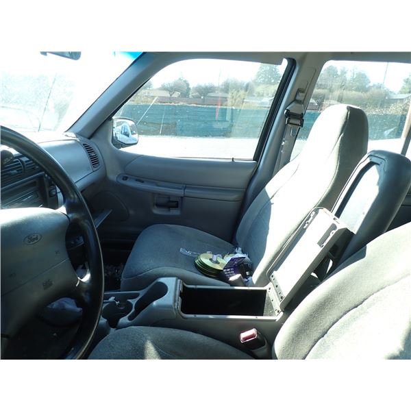 Vehicle photo 5