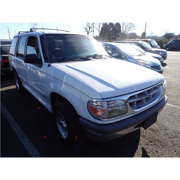 Vehicle photo 2