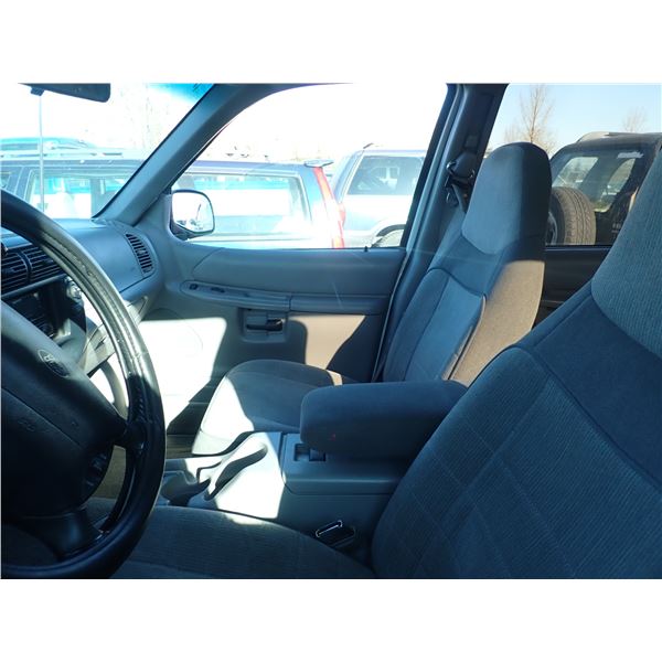 Vehicle photo 5