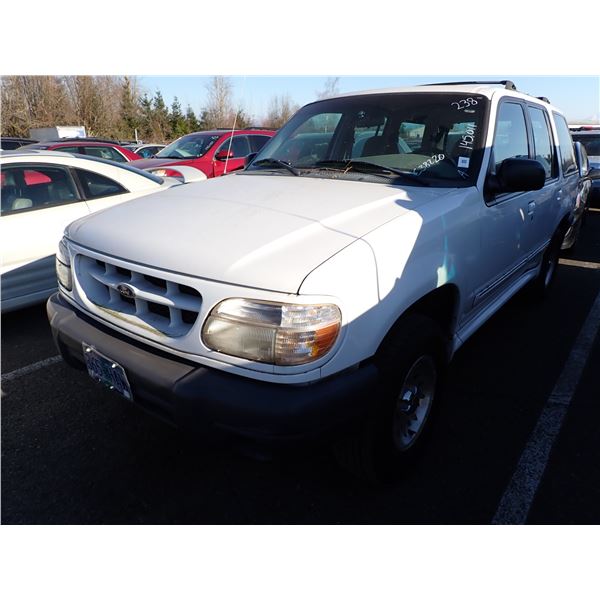 2000 Ford Explorer