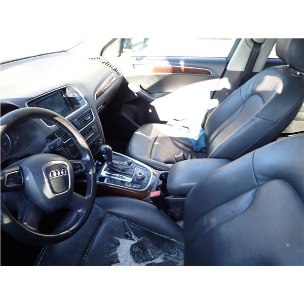 Vehicle photo 5