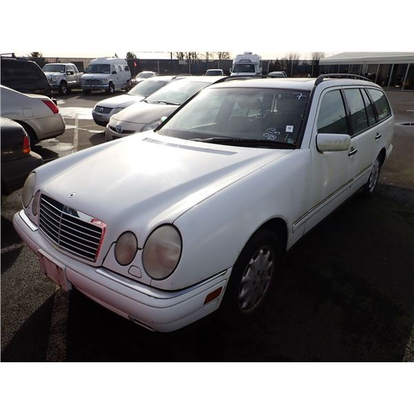 1998 Mercedes-Benz E320