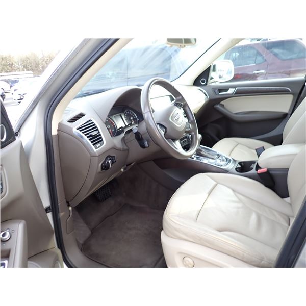 Vehicle photo 5