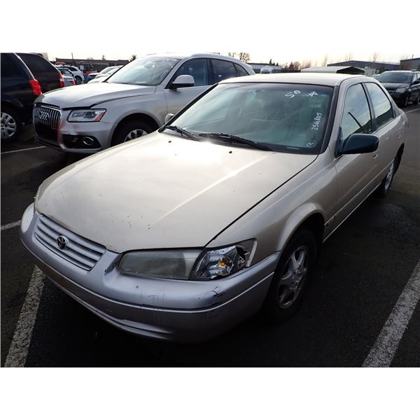 1998 Toyota Camry RUNS WITH MECHANICAL PROBLEMS