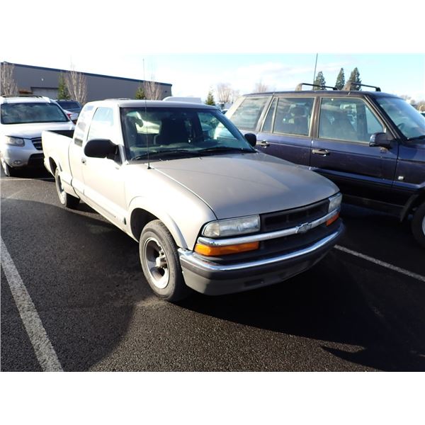 Vehicle photo 2