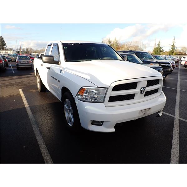 Vehicle photo 2