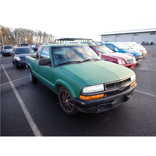 Vehicle photo 2