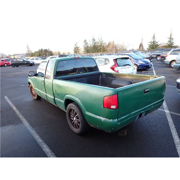 Vehicle photo 4