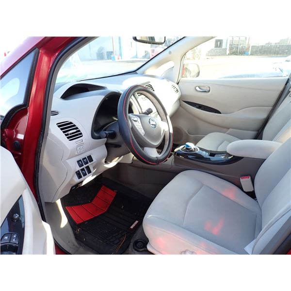 Vehicle photo 5