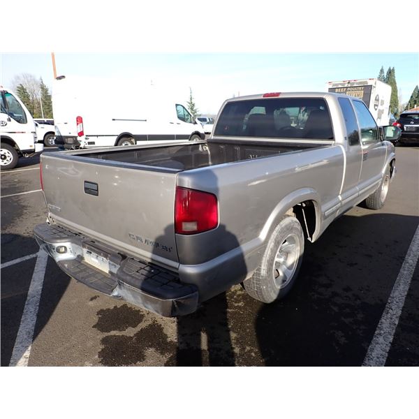 Vehicle photo 3