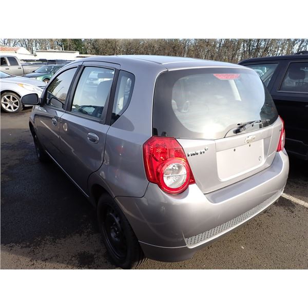 Vehicle photo 4