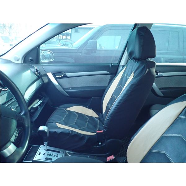 Vehicle photo 5
