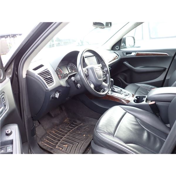Vehicle photo 5