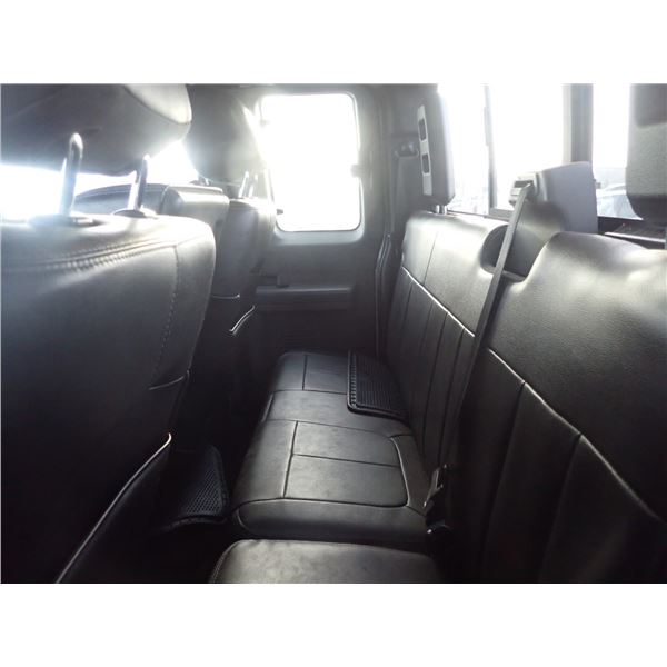 Vehicle photo 6