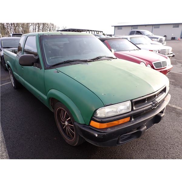 Vehicle photo 2