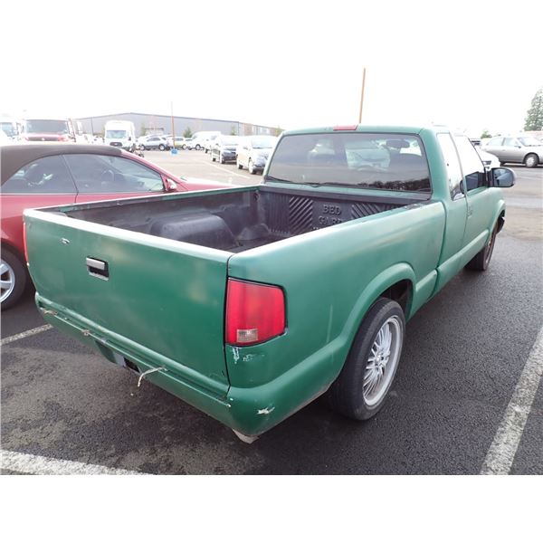 Vehicle photo 3