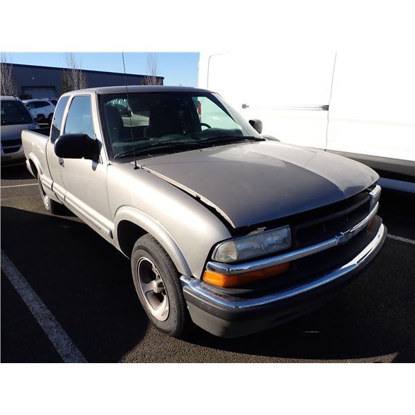 Vehicle photo 2