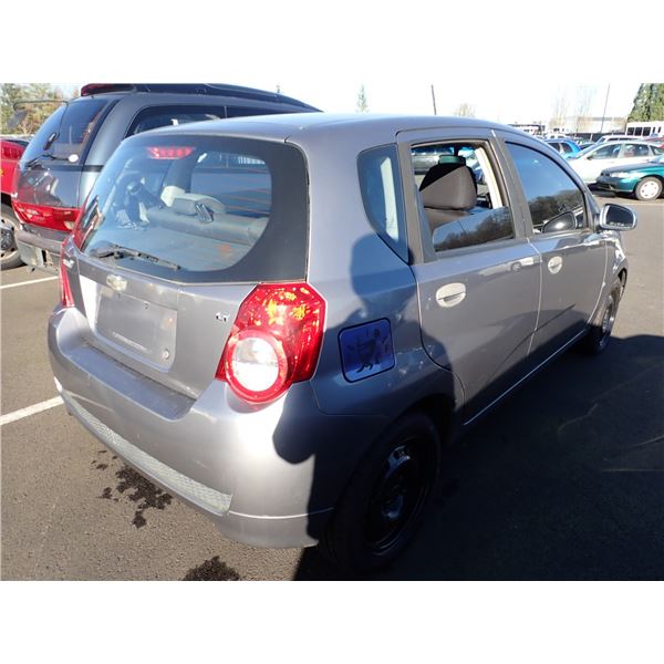 Vehicle photo 3