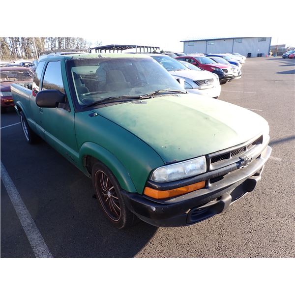 Vehicle photo 2