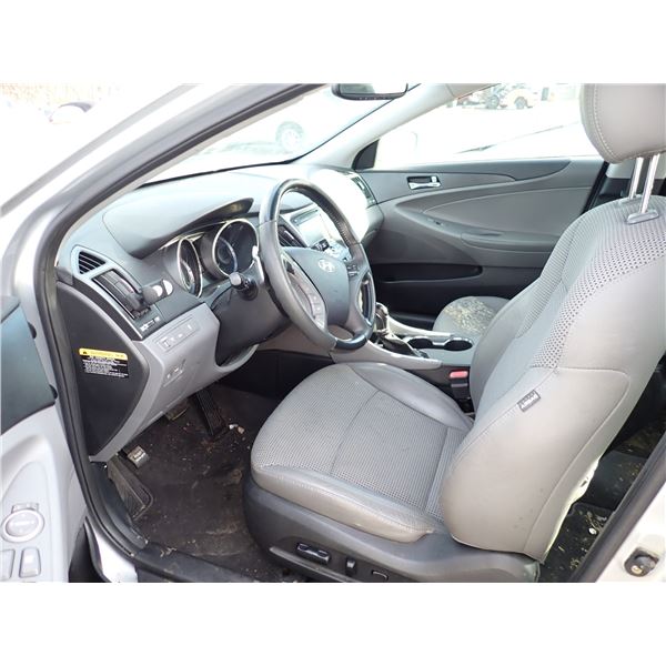 Vehicle photo 5
