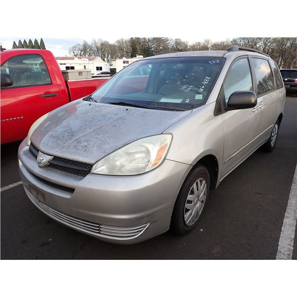 2004 Toyota Sienna