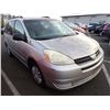 Image 2 : 2004 Toyota Sienna