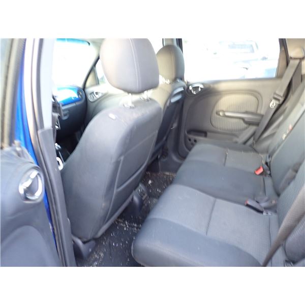Vehicle photo 6