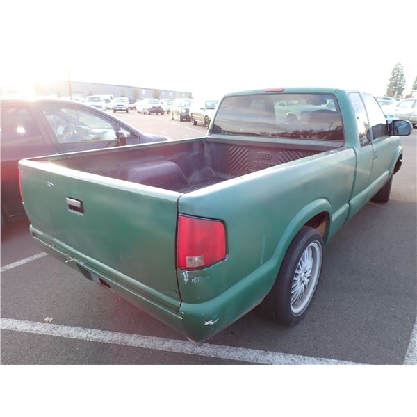 Vehicle photo 3