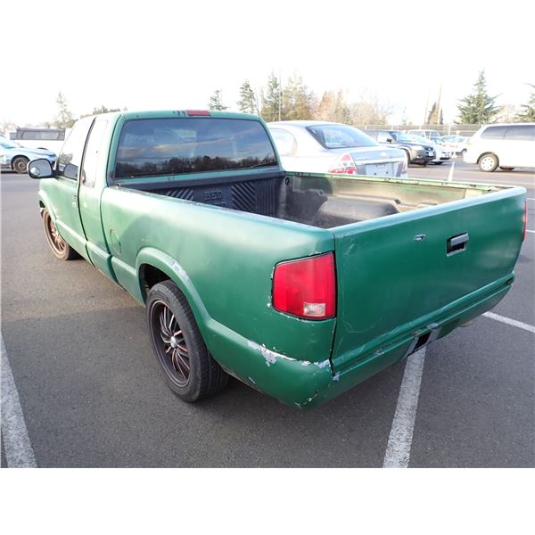 Vehicle photo 4