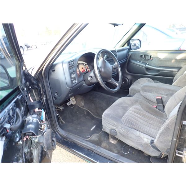 Vehicle photo 5