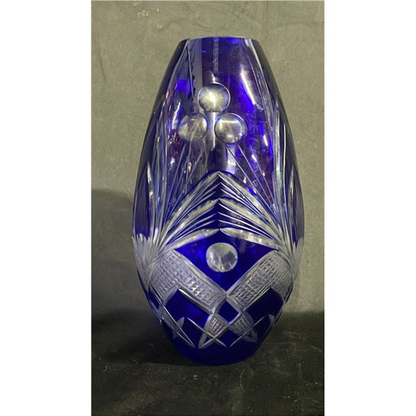 VINTAGE BLUE CUT-TO-CLEAR BOHEMIAN GLASS VASE: 10" T