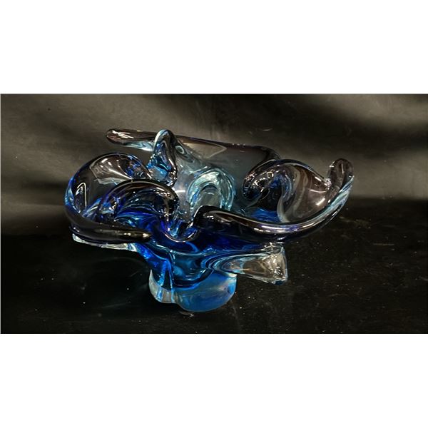 PURPLE TO BLUE ART GLASS BLOW 9" WIDE