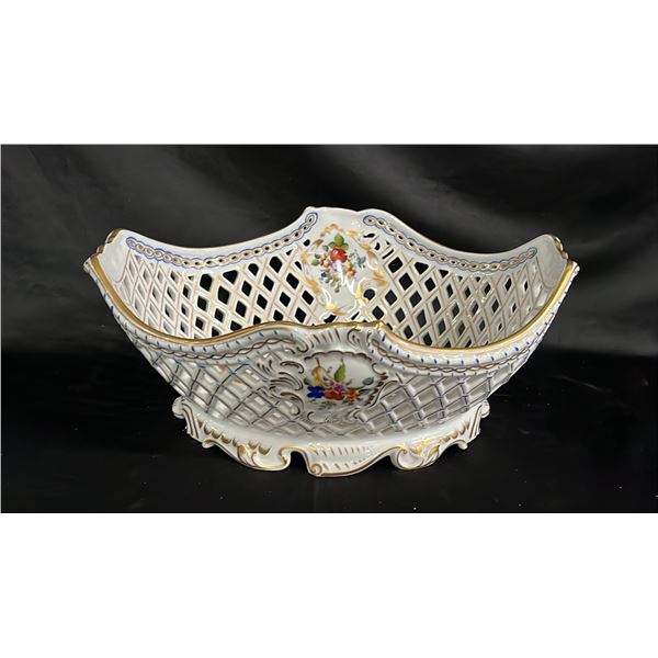 LARGE HEREND RETICULATED PORCELAIN BASKET WITH GILT DETAIL: 16"W X 12"D X 6.5"T