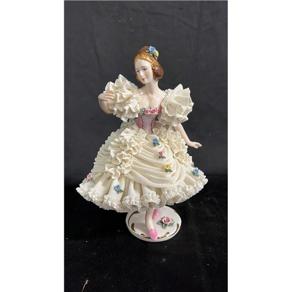 VINTAGE DRESDEN PORCELAIN LACE DANCER FIGURINE 8.5" TALL