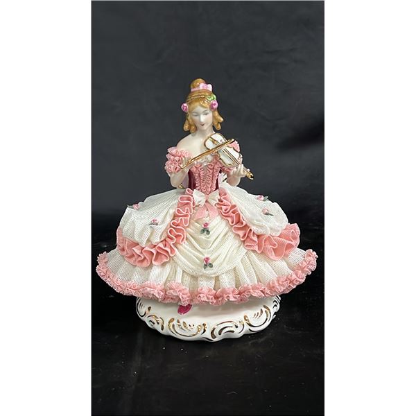 VINTAGE DRESDEN PORCELAIN LACE FIGURINE OF A WOMAN PLAYING A VIOLIN  7" TALL