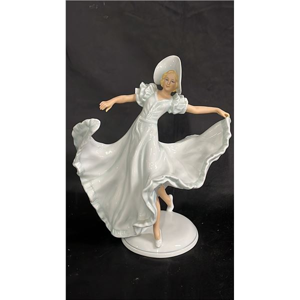 VINTAGE SHAUBACH KUNST PORCELAIN DANCING LADY FIGURINE 9.5" TALL