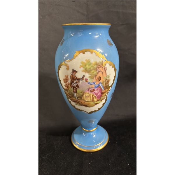 VINTAGE LIMOGES FRANCE BLUE & GOLD GILT PORCELAIN VASE WITH CARTOUCHE: 10" TALL
