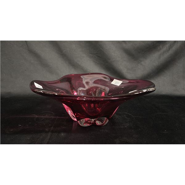 LARGE MURANO-STYLE CRANBERRY GLASS CENTERPIECE BOWL: 12"W