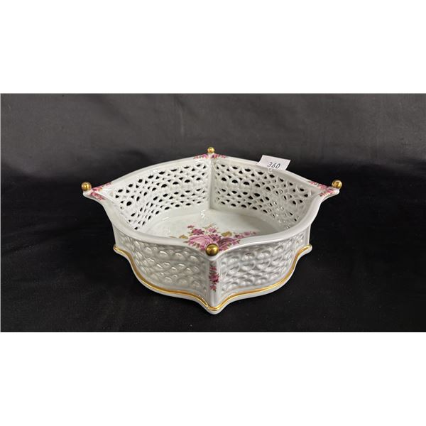 VINTAGE WALLENDORF RETICULATED PORCELAIN BOWL: 10"W X 8.5"D X 3.5"T