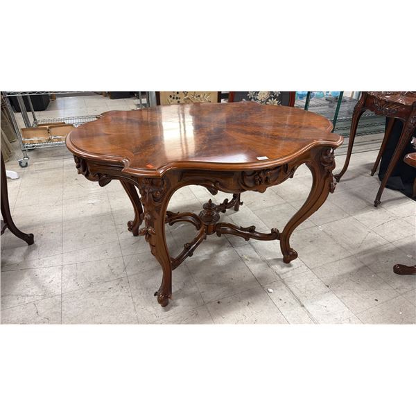 ANTIQUE WALNUT VICTORIAN ROCOCO STYLE PARLOR TABLE