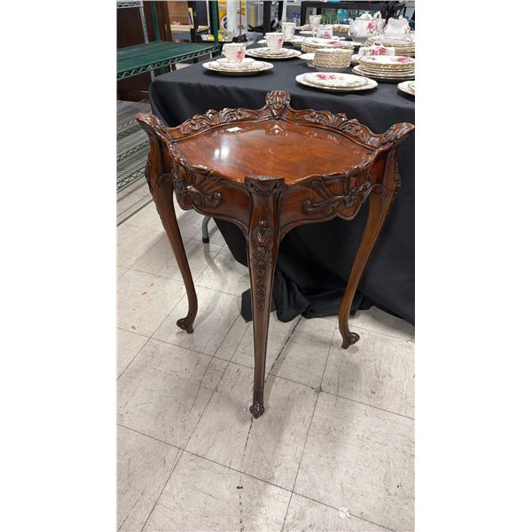 ORNATE MAHOGANY SIDE TABLE