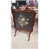 Image 1 : ANTIQUE MAHOGANY FIRE SCREEN WITH FLORAL MOTIF