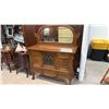 Image 1 : ANTIQUE CANADIANA QUARTER-SAWN OAK MIRROR BACK SIDEBOARD WITH LEAD GLASS DOOR