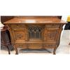 Image 2 : ANTIQUE CANADIANA QUARTER-SAWN OAK MIRROR BACK SIDEBOARD WITH LEAD GLASS DOOR