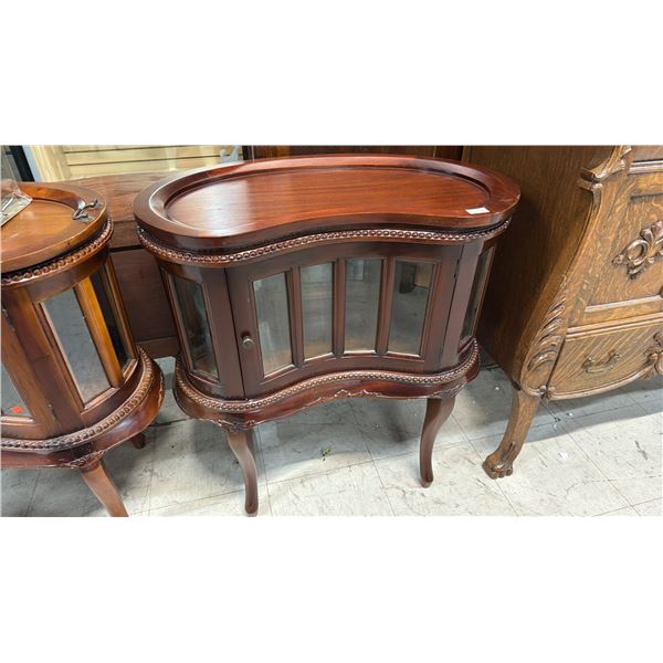 MAHOGANY KIDNEY SHAPED BEVELED GLASS PANELS DISPLAY CABINET WITH REMOVABLE SERVING TRAY