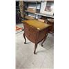 Image 2 : MAHOGANY 2-DOOR FRENCH STYLE END TABLE